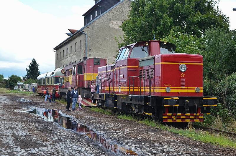 Sobotní oslavy zavítaly i na železniční stanici v Moravských Budějovicích, kde byla k vidění výstava modelového kolejiště, a vozidla spolků Máňa doprava a SVD-JMZ.