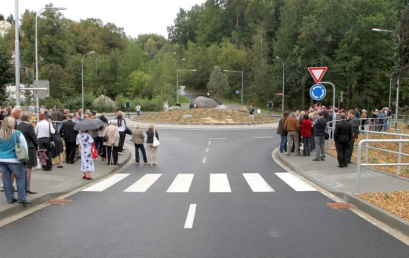 Slavnostního otevření nových borovinských bytů Na hradě se ujal starosta Třebíče Pavel Heřman se senátorem Vítězslavem Jonášem. Okamžitě poté se lidé vydali na prohlídku sedmadvaceti jednotek.