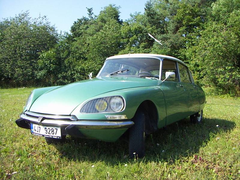 Vůz Citroën DS 1971 je známý z francouzských filmů o Fantomasovi.