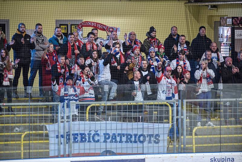 Ve čtvrtém čtvrtfinále play-off Chance ligy vyhráli třebíčští hokejisté v Přerově 3:2 po samostatných nájezdech a mohou se chystat na semifinálový souboj se Zlínem.