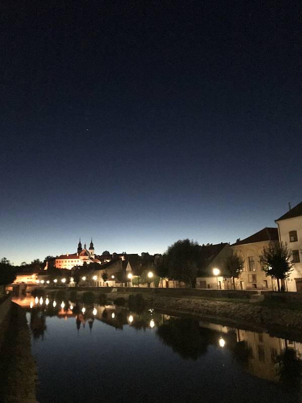 Večerní procházka Třebíčí zachycená naší čtenářkou. Podívejte se