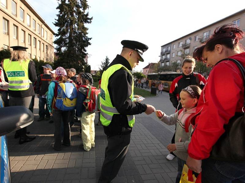 V úterý uspořádali v Třebíči a Moravských Budějovicích preventivně bezpečnostní akci nazvanou Zebra se za tebe nerozhlédne.