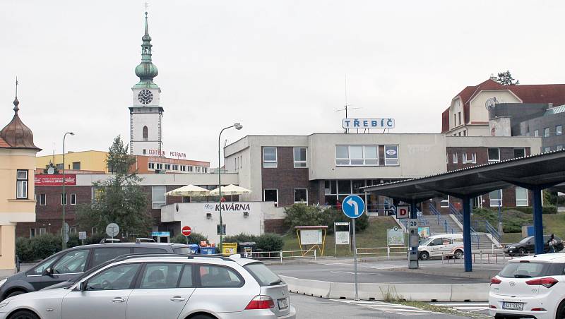 Autobusové nádraží v Třebíči od 1. září 2017 převzala firma Tredos.