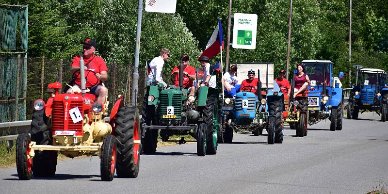 Traktoriáda v Přibyslavicích. K vidění byly pouze traktory značky Zetor.