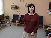 Jindřiška Šmejkalová v klubovně Paprsku nadějě, kde budou setkání skupiny probíhat.