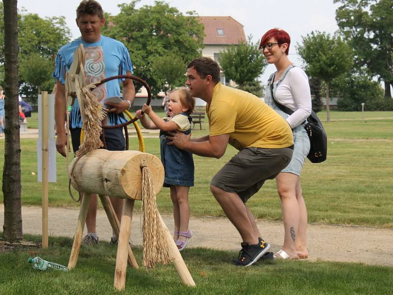 Ze zámeckých slavností ve Valči, které připomněly pět let od znovuotevření zámku po rozsáhlé rekonstrukci.