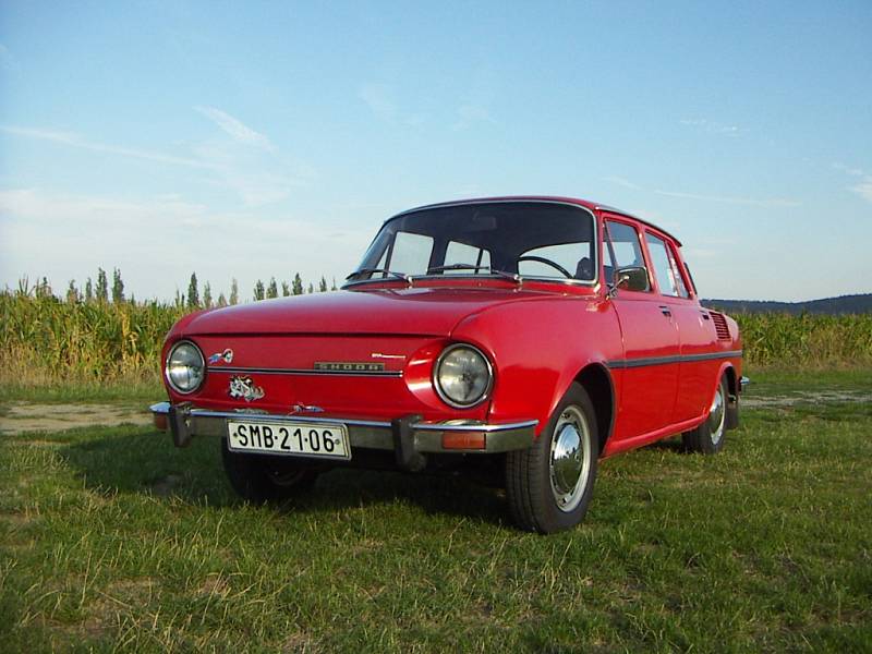Červená Škoda 100.