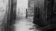 Povodně v třebíčské židovské čtvrti v roce 1912.