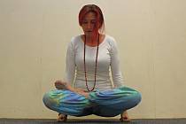 Světlana pochází z Ukrajiny. S jógou se poprvé setkala ve své rodné zemi coby mladá dívka. „Na Ukrajině se jóga praktikuje hodně. Lidi tam i styl jógy žijí. Hodně informací dodnes čerpám z východu, který je bližší indické filozofii než civilizovanější Evr
