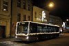 Po Třebíči jezdí vánoční autobus. Můžete ho vidět po celém městě