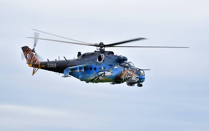 Nová tygří kamufláž vrtulníku Mi - 24/35. Právě 221. tygří letka z Náměště je jako první vrtulníková jednotka a první letka z východního bloku členem prestižní Asociace tygřích letek NATO.