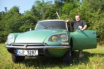 Vůz Citroën DS 1971 je známý z francouzských filmů o Fantomasovi.