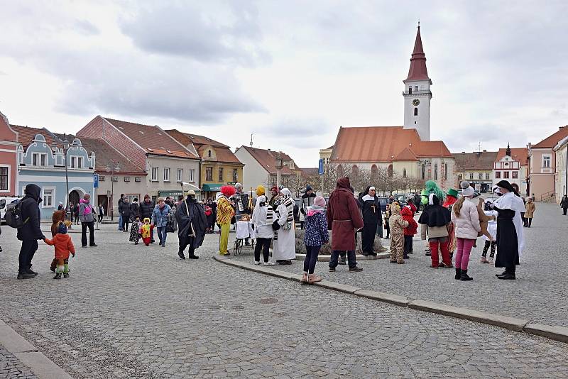 Poslední únorovou sobotu si lidé v Jemnici užili oslavy masopustu.