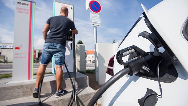 V Třebíči přibudou další čtyři stanice pro dobíjení elektromobilů