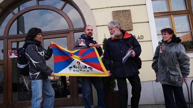 Demonstrace před třebíčskou radnicí