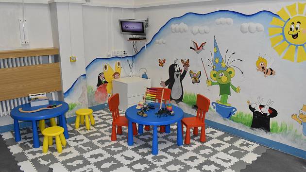 Návštěvní místnost pro odsouzené ve věznici v Rapoticích nově doplňuje dětský koutek.