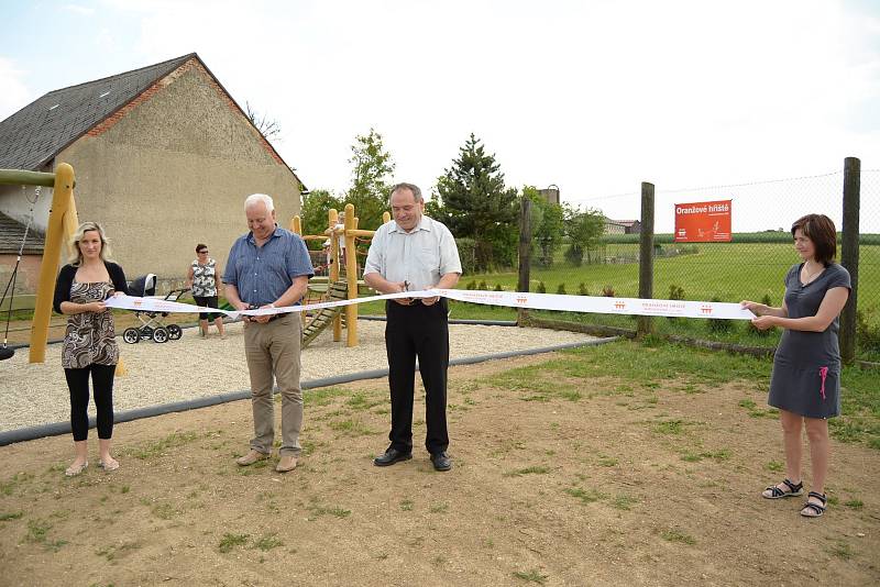 Nové hřiště v Mikulovicích. Foto: Jana Štefánková