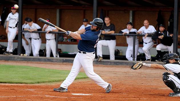 Po odpalu Ivana Hamži snížila Třebíč ve finále Českého baseballového poháru proti Drakům U21 na rozdíl jediného bodu.