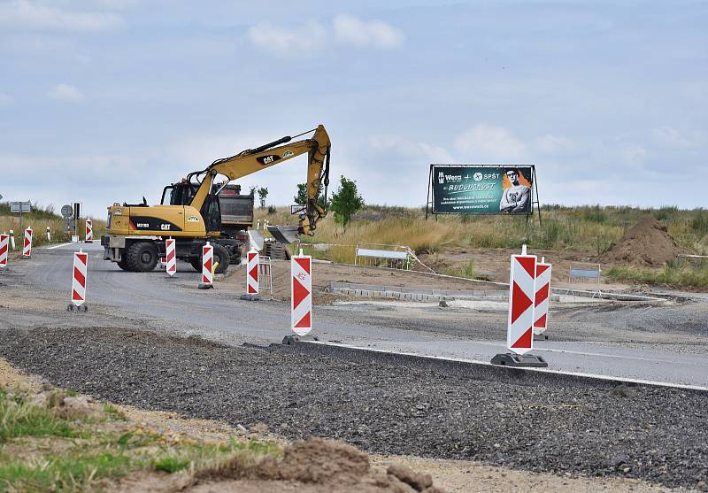 Práce na kruhovém objezdu skončí v září