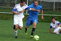 Zápas letošního nováčka I. B třídy ze Starče (v modrém) s loňským z Hartvíkovic rozhodl jediný gól.