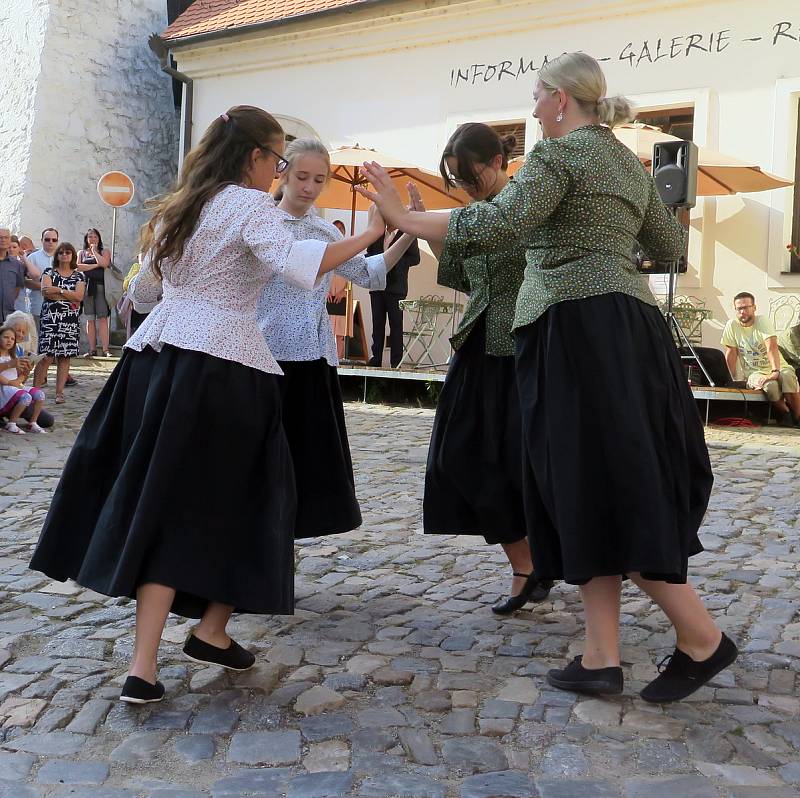 Vystoupení tanečního souboru Yocheved