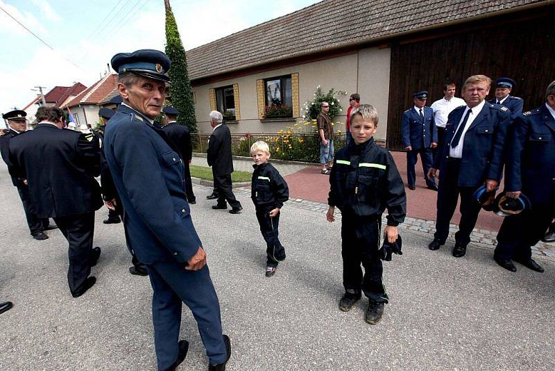 Hasiči v Kramolíně oslavili stovku   