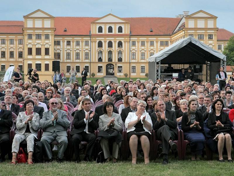 Mezinárodní hudební festival Petra Dvorského.