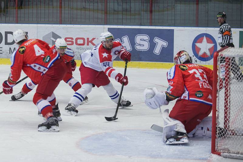 Čtvrté kolo hokejové Chance ligy mezi SK Horácká Slavia Třebíč a HC RT Torax Poruba.