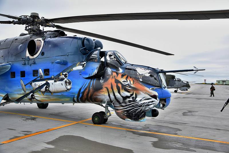 Nová tygří kamufláž vrtulníku Mi - 24/35. Právě 221. tygří letka z Náměště je jako první vrtulníková jednotka a první letka z východního bloku členem prestižní Asociace tygřích letek NATO.