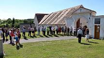 Iniciativa Poslední adresa instalovala pamětní plakety na farnostech v Babicích, Horním Újezdě a Rokytnici nad Rokytnou.