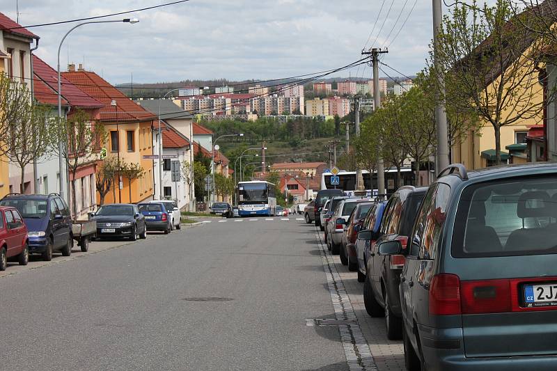 Uzavírka v Třebíči a její dopady. Pohled z ulice Svatopluka Čecha.