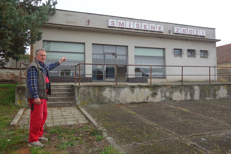 Bývalou samoobsluhu v Příštpu se chystají přestavět na čtyři bezbariérové obecní byty. Budou sloužit seniorům.