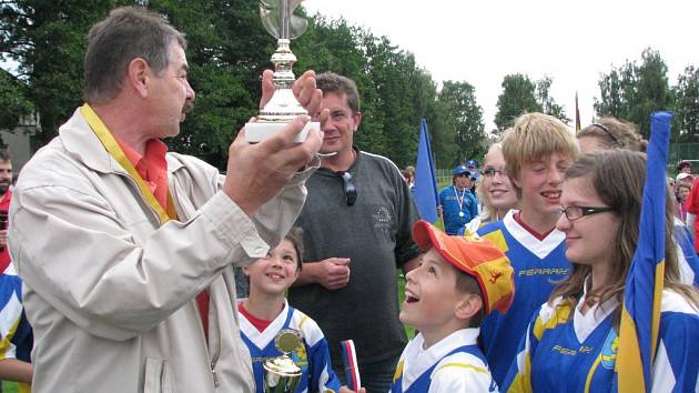 Vítězem Mikroregionálních her se o víkendu stala Želetava. Starosta Oldřich Čech si se svým družstvem z Jakubova odvážel pohár vítězů.