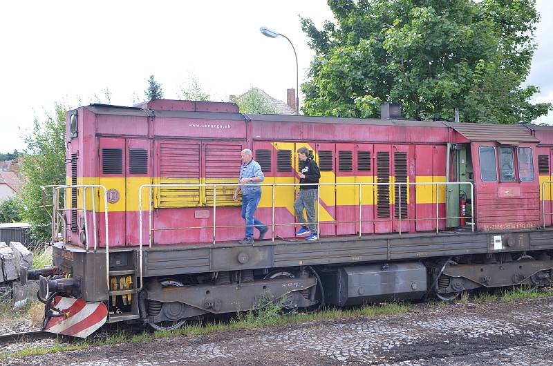 Sobotní oslavy zavítaly i na železniční stanici v Moravských Budějovicích, kde byla k vidění výstava modelového kolejiště, a vozidla spolků Máňa doprava a SVD-JMZ.