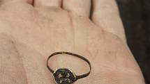 Prsten z první poloviny 14.století.
