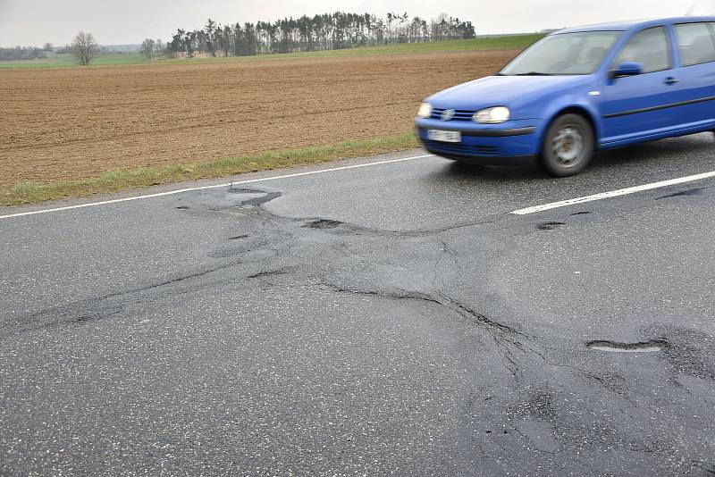 Rekonstrukce silnice II/152 začne v květnu a bude trvat přibližně dva roky. Odhadované náklady jsou okolo 90 milionů korun.