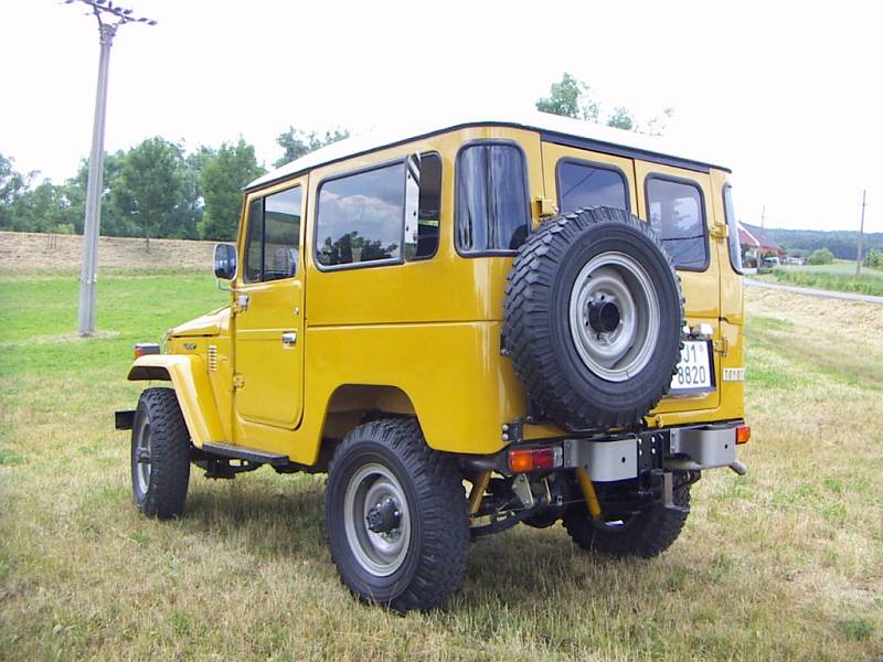 Toyota Land Cruiser J40.