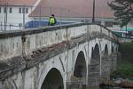 Rekonstrukce Kamenného mostu přes řeku Oslavu v Náměšti nad Oslavou.