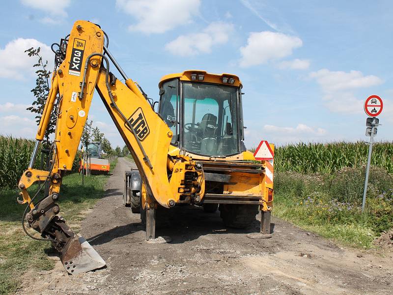 Silnice na Střítež bude opět zavřená. Řidiči neprojedou už od pátku 1. března a po objížďkách pak budou muset jezdit až do poloviny května.