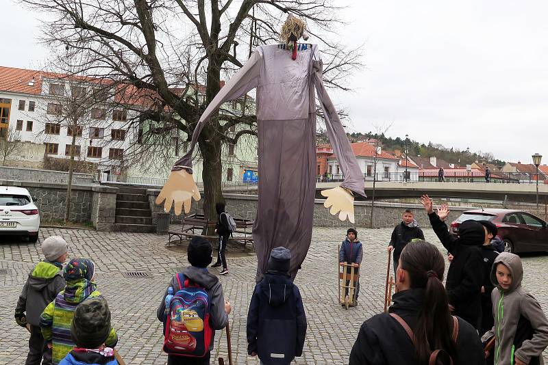 Zastávka nedaleko židovské brány.