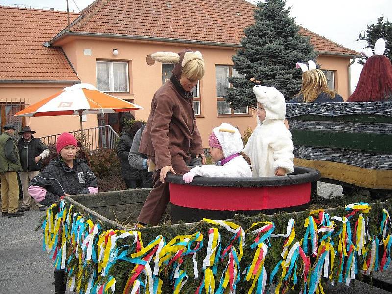 Sobota je v Ostašově ve znamení králičích hodů. 