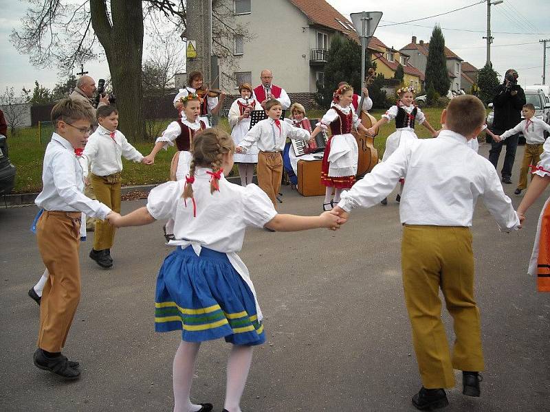 Sobota je v Ostašově ve znamení králičích hodů. 