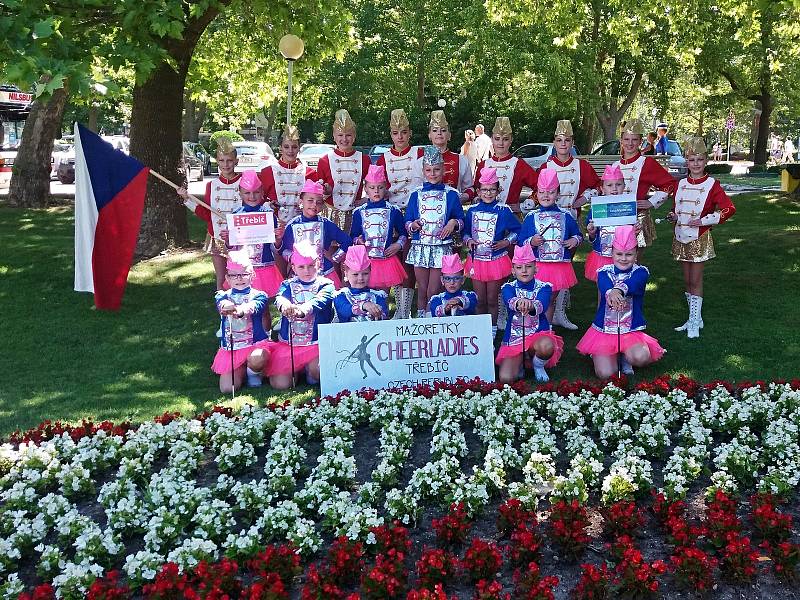 Obrovský úspěch zaznamenaly třebíčské mažoretky Cheerladies, když se jim podařilo získat medaile na Mistrovství Evropy (ME) v bulharské Albeně.