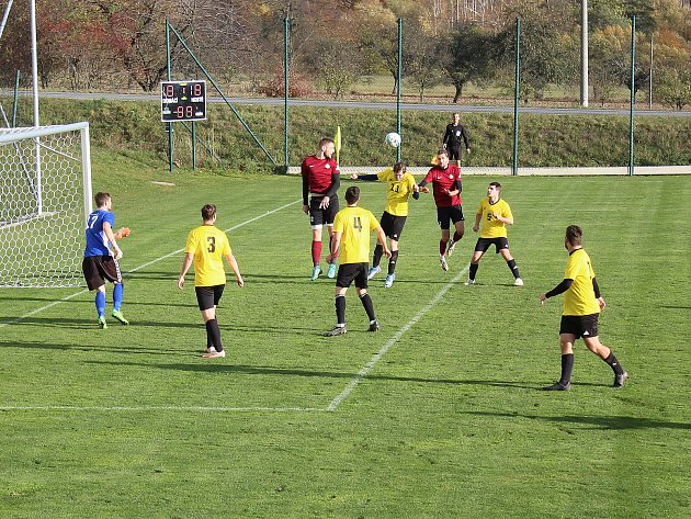 Hodnocení 1. B třídy: Tlačenice na čele i v pásmu sestupu. Půlmistrem Nedvědice