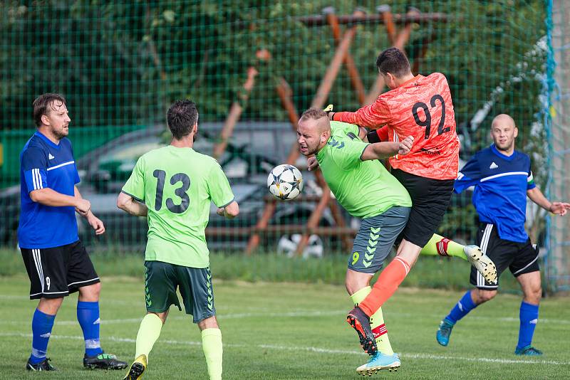 Fotbalisté Náměšti nad Oslavou (v zeleném) patří k tradičním účastníkům krajských soutěží na Vysočině. Od příští sezony si vyzkouší MSFL. Utkání proti Hamrům nad Sázavou.