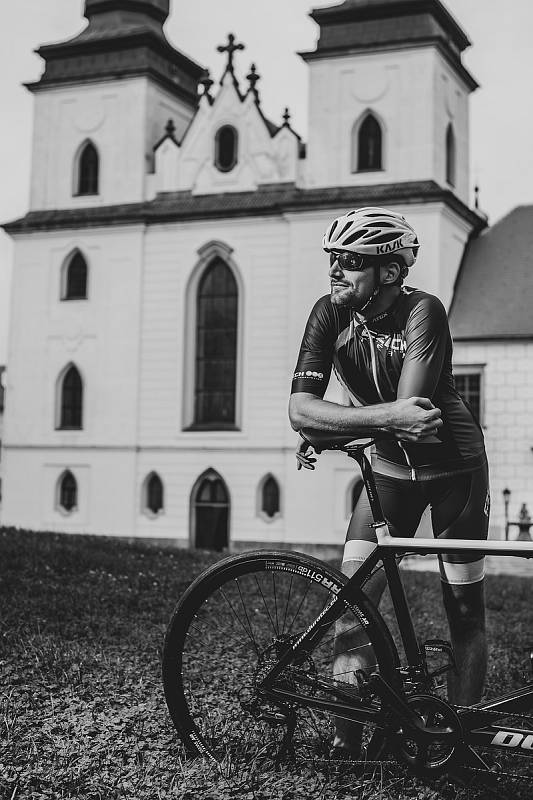 Nevidomý sportovec Ondřej Zmeškal z Třebíčska plánuje pokořit slavnou Tour de France na dvojkole.