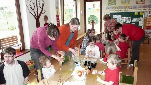 První soukromé předškolní zařízení v Třebíči je mateřská školka Světýlko ve Slunné ulici. V provozu je od začátku letošního školního roku.