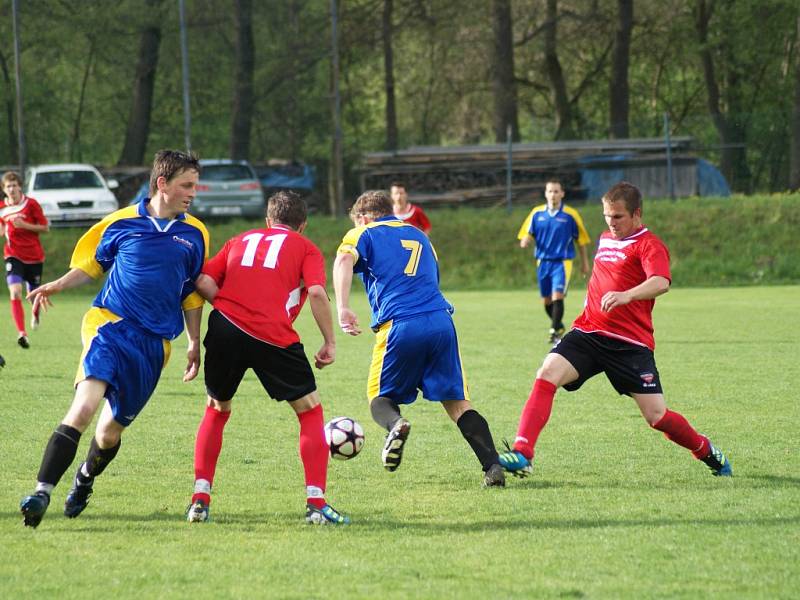 Studenec na půdě vedoucí Vrchoviny vyšel střelecky naprázdno. Hosté odolávali do 62. minuty, kdy poprvé inkasovali. Foto: David Mahel