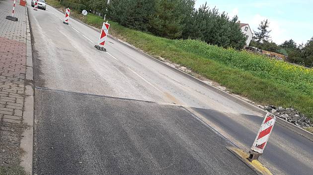 Opravenou silnicí u Štěměch projedou řidiči od neděle