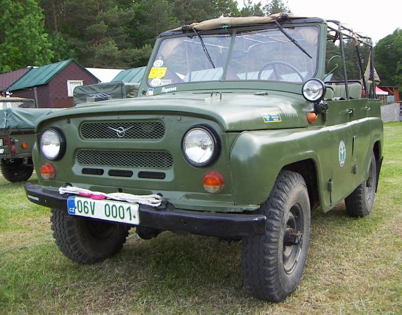 Lucky UAZ byl vyroben v roce 1973, tedy asi rok po zahájení jeho výroby. Na sobě nese znaky ruského vzdušného výsadkového vojska.